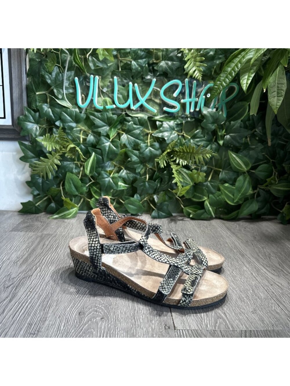 Taos Wanderer Strappy Wedge T-Strap Sandals Cork Footbed Womens EU 37 US 6.5